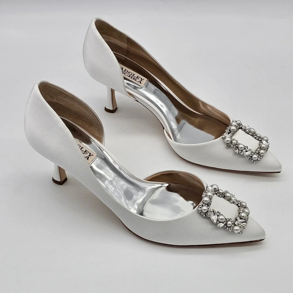 Badgley Mischka Fabia Pumps Womens 9 White Satin Crystal Pearl Wedding Heels